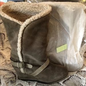 Skechers wedge boots